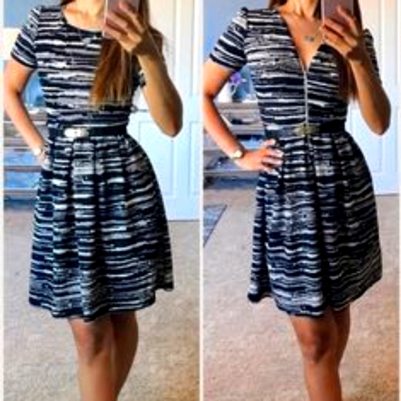 Vintage Lularoe Amelia M Pink and Black Floral Pattern NWT - Picture 7 of 7